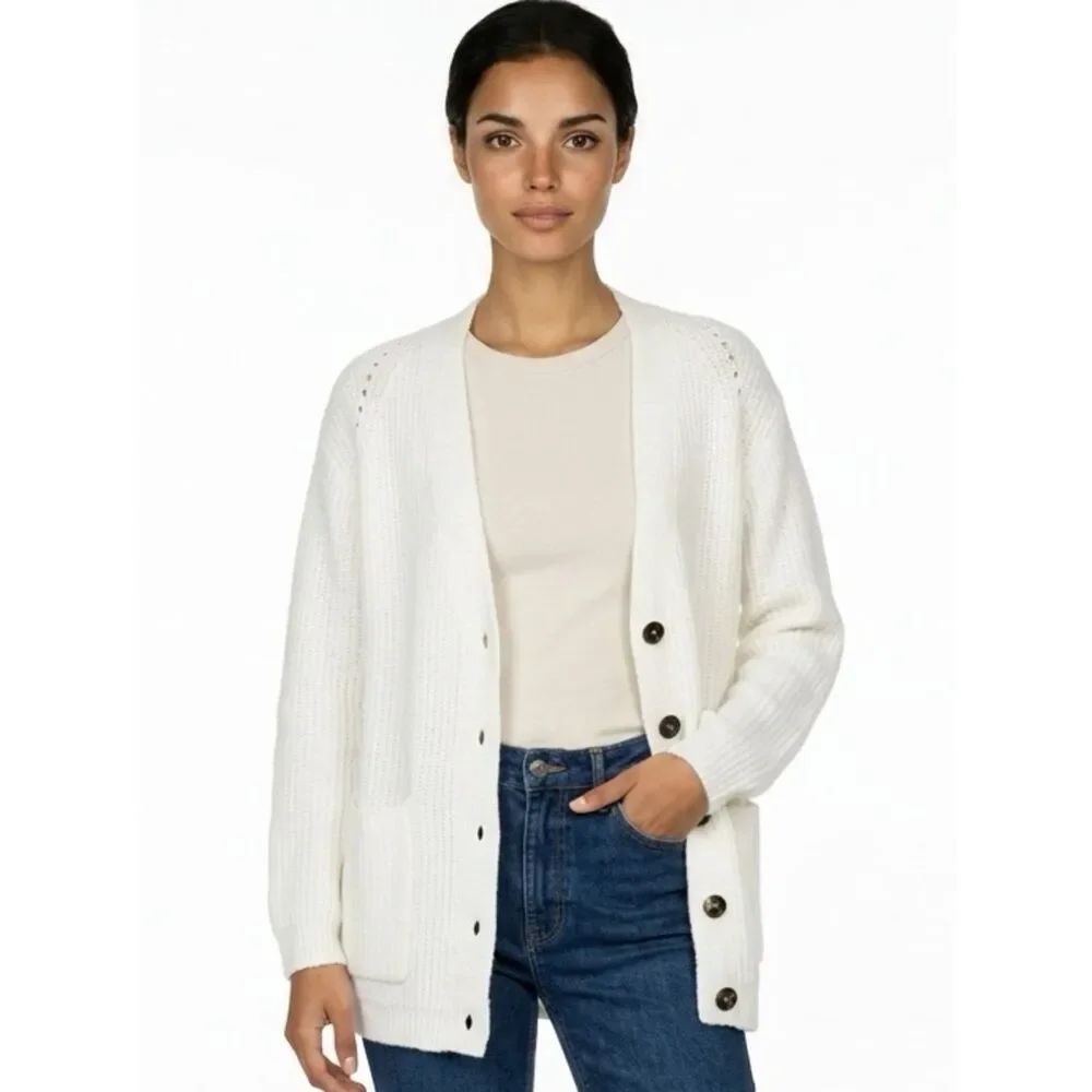 FOREVER 21 | Button Front White Cardigan Sweater Women’s Size Small